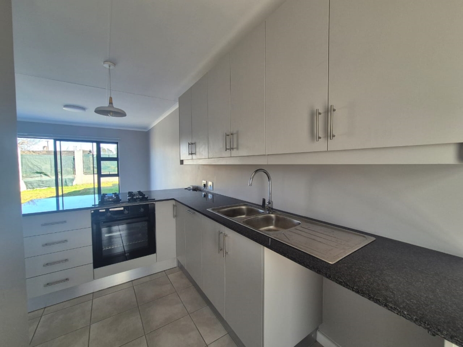 2 Bedroom Property for Sale in Pacaltsdorp Western Cape